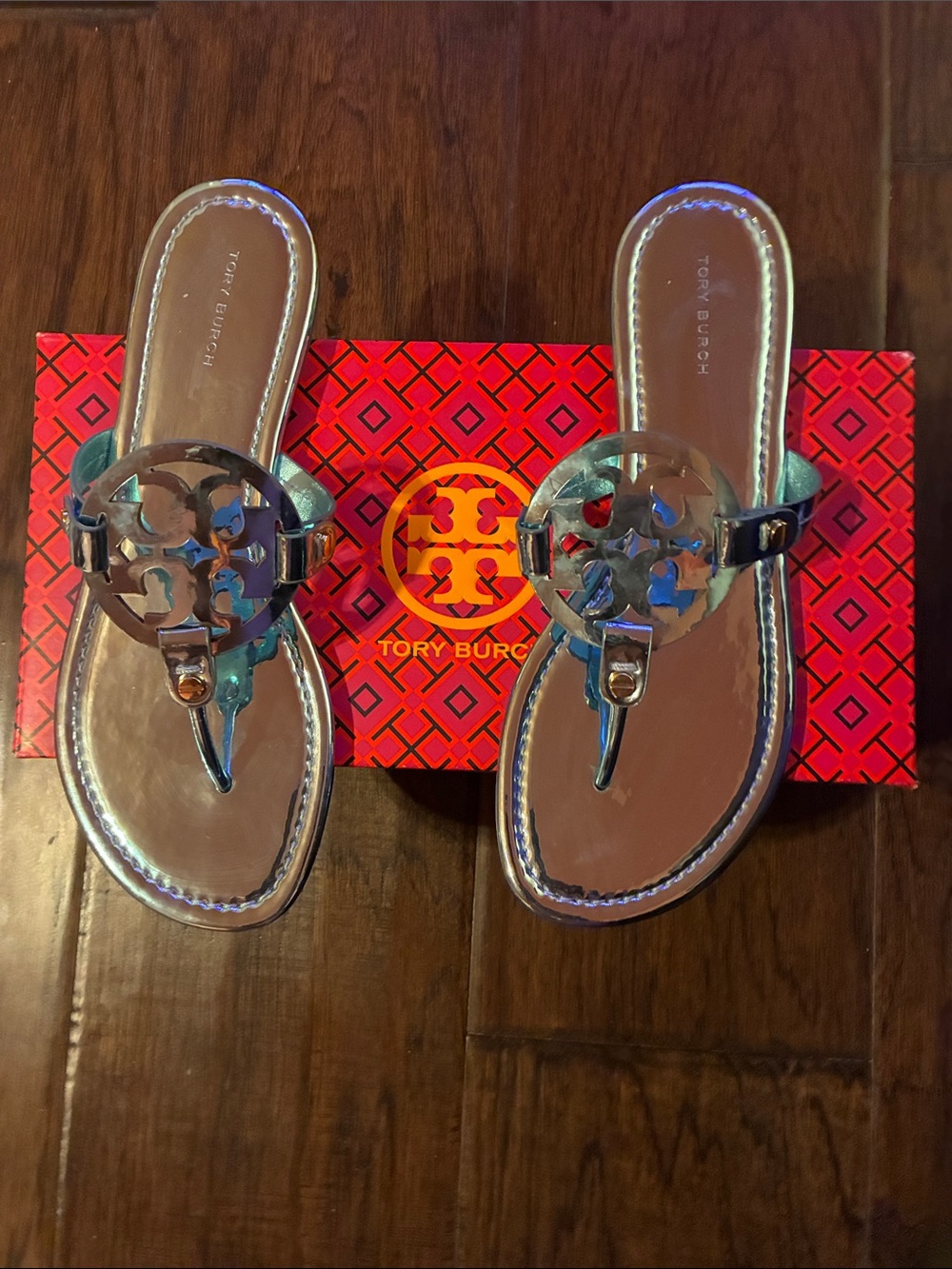 Tory Burch Iridescent Metallic Logo Miller Thong Sandals - Silver/Blue Sheen